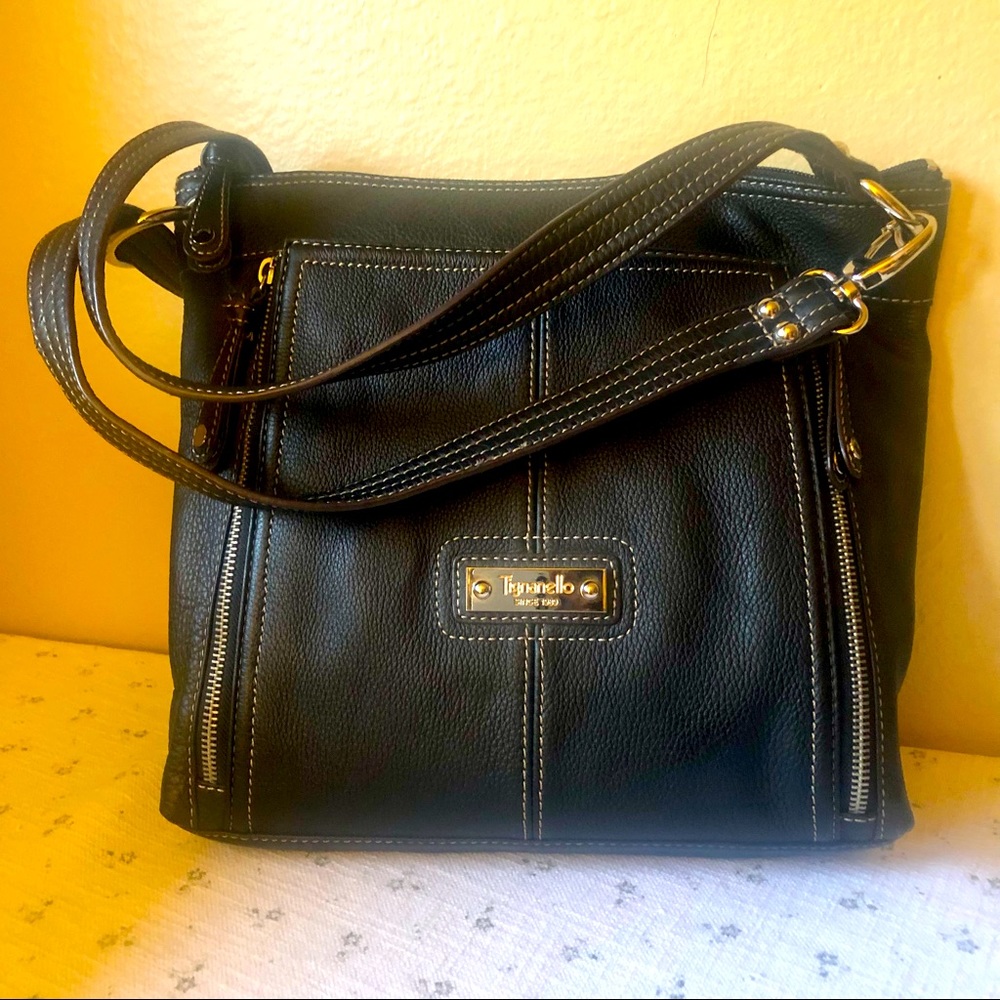 Tignanello Italian leather shoulder bag. Mint.
